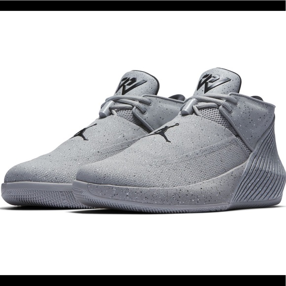 Size 10 Jordan zero1 cement - Picture 1 of 2